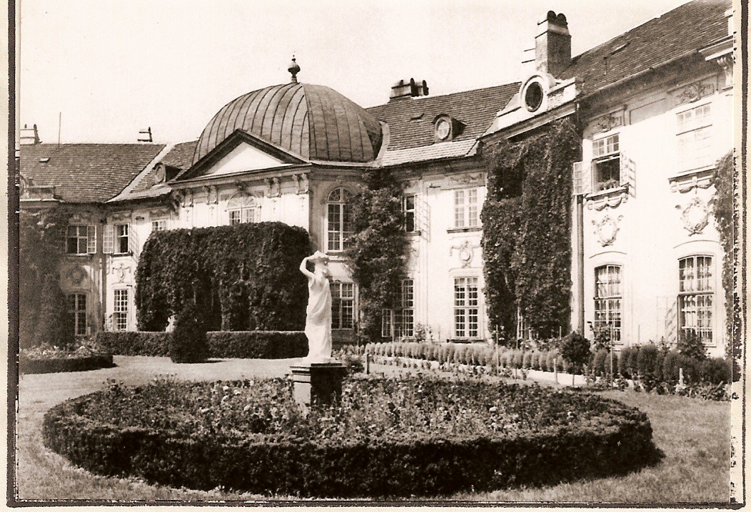 3. kép. Az orvoskari dékáni hivatal épülete. (Az Aspremont-Esterházy palota)
